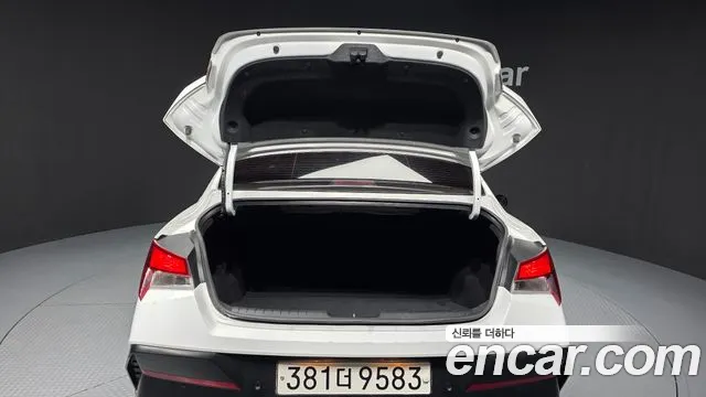 Hyundai AVANTE Новый Avante (CN7) — Фото автомобиля 20