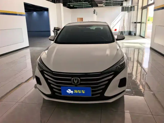 Changan Eado — Фото автомобиля 2