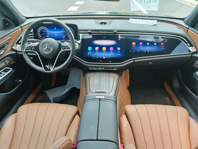 Mercedes-Benz E-Class — Фото автомобиля 8