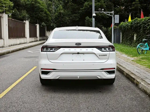 Ford Mondeo — Фото автомобиля 6