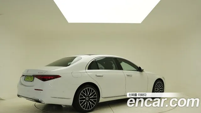 Mercedes-Benz S-Class — Фото автомобиля 2