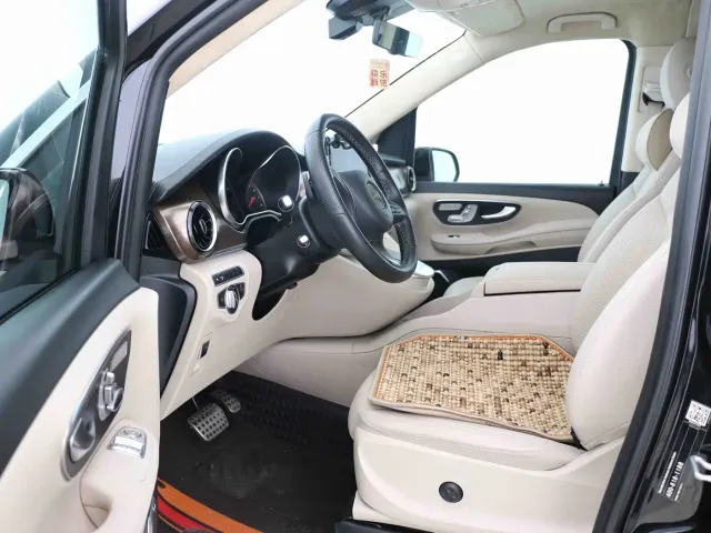 Mercedes-Benz V-Class — Фото автомобиля 9