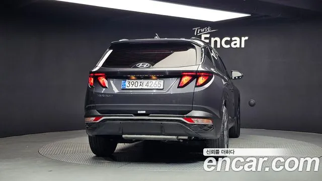 Hyundai Tucson Tucson (NX4) Бензин 1.6 турбо 2WD — Фото автомобиля 4
