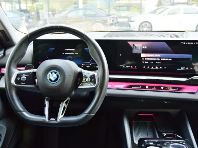 BMW i5 — Фото автомобиля 10