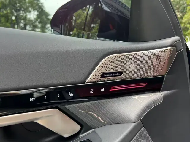 BMW 5 Series — Фото автомобиля 11