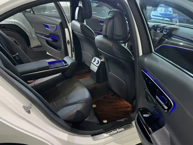 Mercedes-Benz C-Class — Фото автомобиля 2