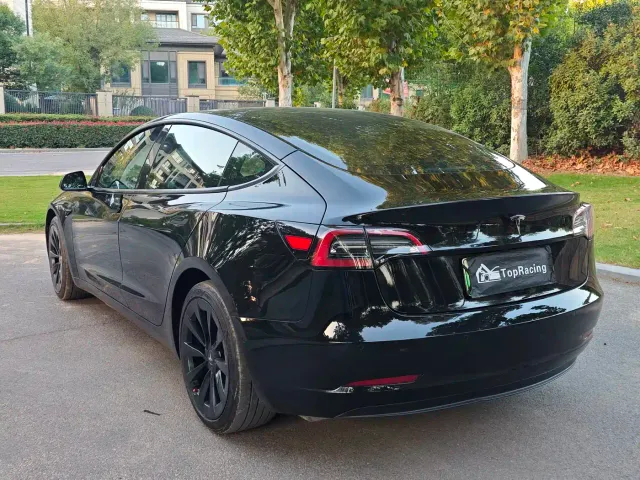Tesla Model 3 — Фото автомобиля 7