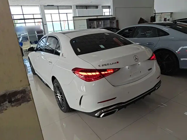 Mercedes-Benz C-Class — Фото автомобиля 4