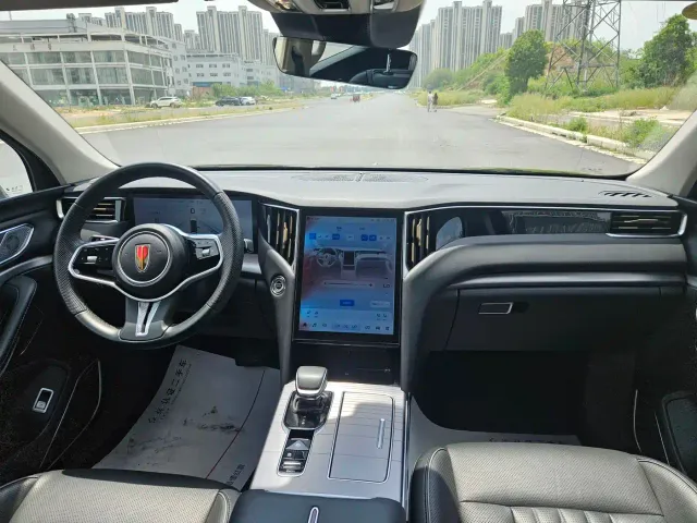 Hongqi HS7 PHEV — Фото автомобиля 17