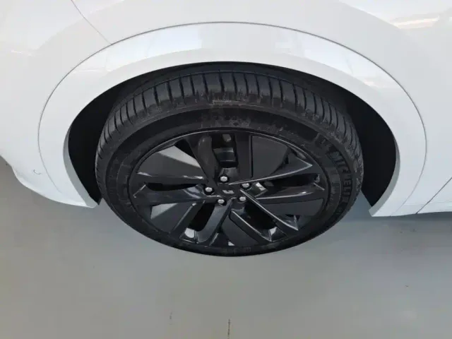 Li Auto L7 — Фото автомобиля 22
