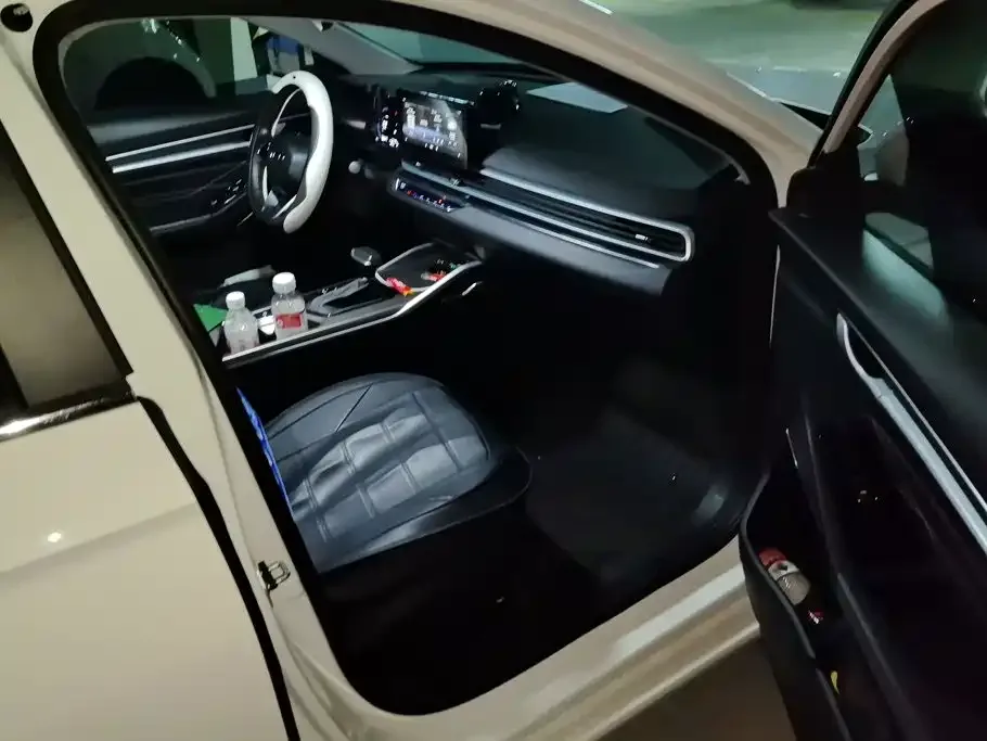 Geely Emgrand 2022 4th Generation 1.5L CVT Premium — Фото автомобиля 8