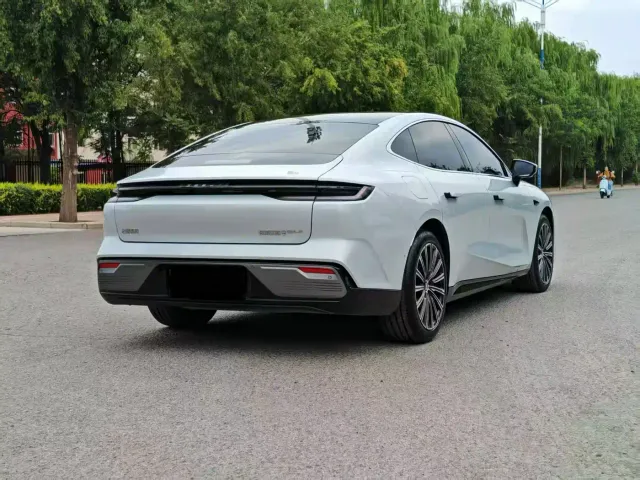 Geely Galaxy Xingyao 8 — Фото автомобиля 9