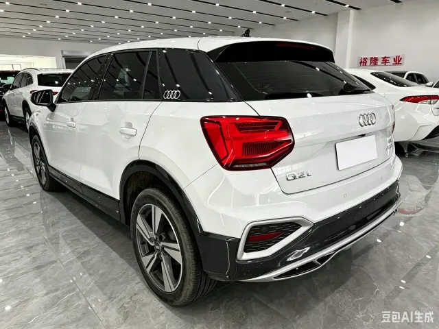 Audi Q2L — Фото автомобиля 4