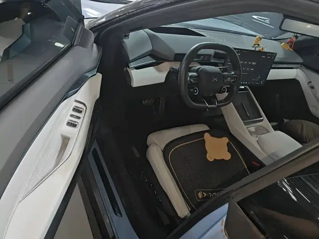 Xpeng P7 — Фото автомобиля 15