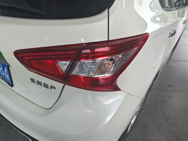 Nissan Tiida — Фото автомобиля 7