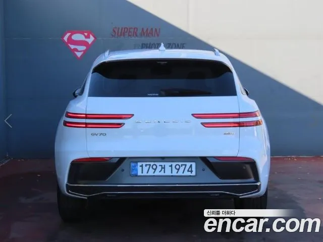 Genesis GV70 — Фото автомобиля 4
