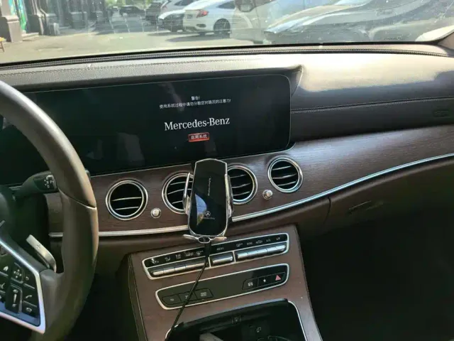 Mercedes-Benz E-Class — Фото автомобиля 13