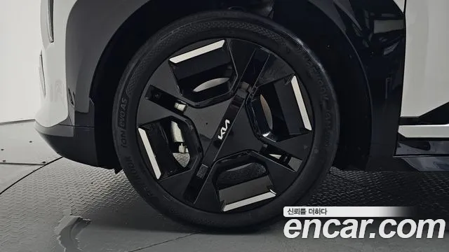 Kia EV3 — Фото автомобиля 4