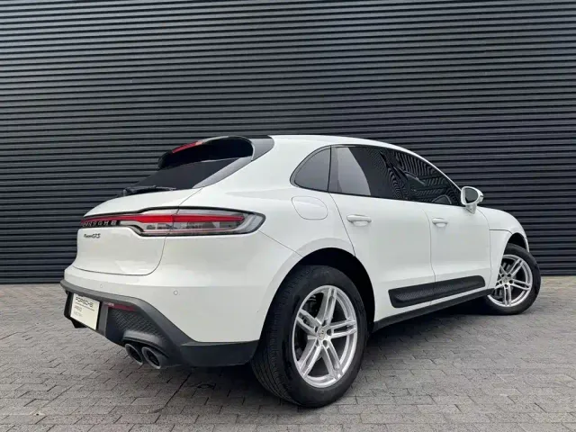 Porsche Macan — Фото автомобиля 12