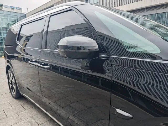 Volvo EM90 — Фото автомобиля 7