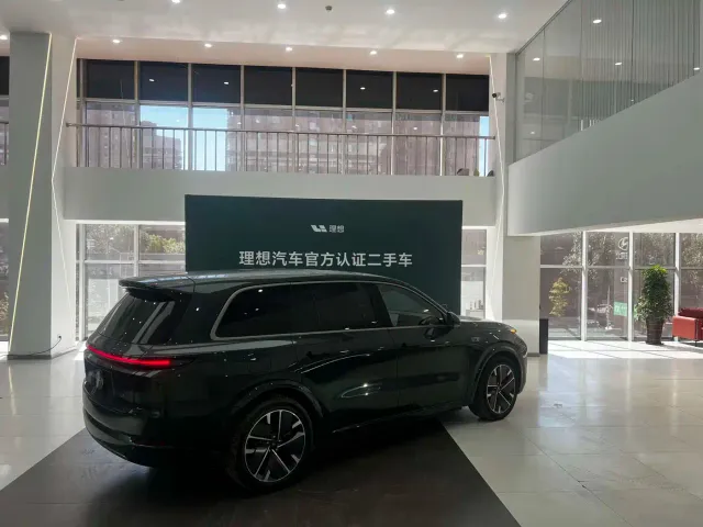 Li Auto L9 — Фото автомобиля 4