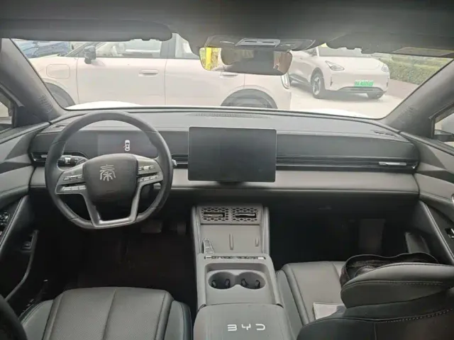 BYD Qin L — Фото автомобиля 9