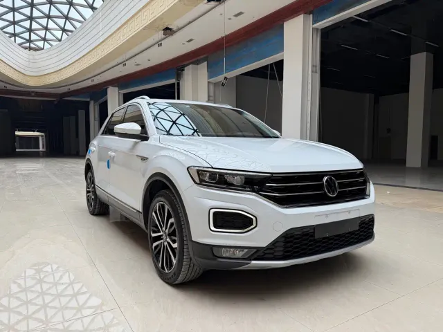 Volkswagen T-Roc — Фото автомобиля 3