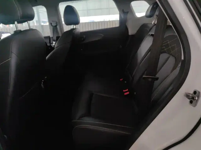 Roewe RX5 — Фото автомобиля 16