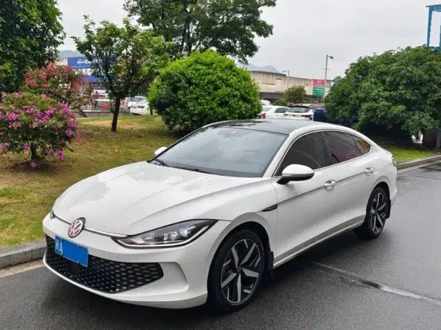 Фотография автомобиля — Volkswagen Lamando