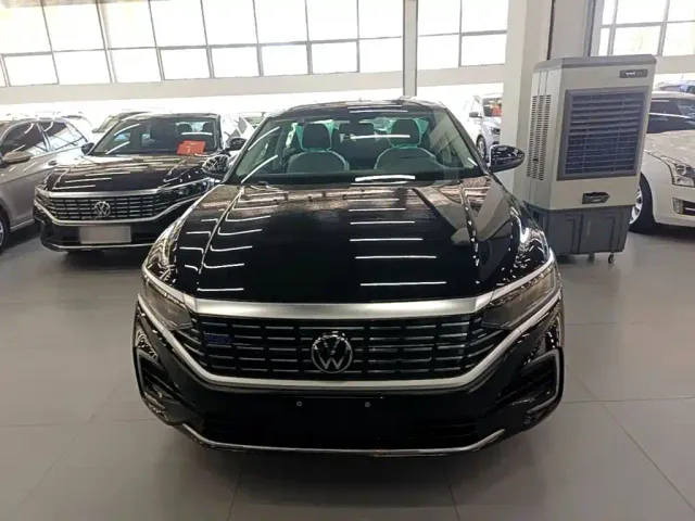 Volkswagen Passat — Фото автомобиля 2