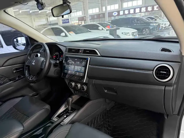 Mitsubishi ASX — Фото автомобиля 18