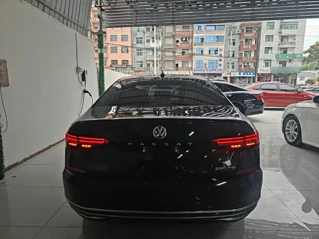 Volkswagen Passat — Фото автомобиля 5