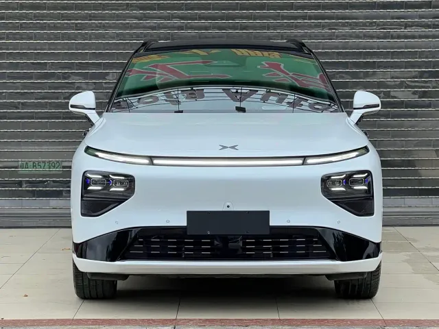 Xpeng G9 — Фото автомобиля 3