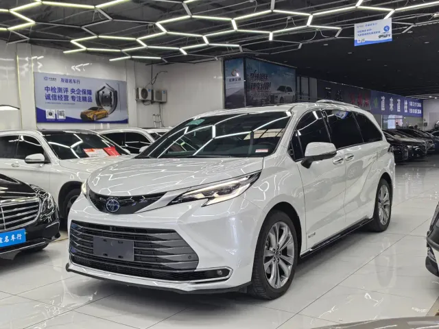 Фотография автомобиля — Toyota Sienna