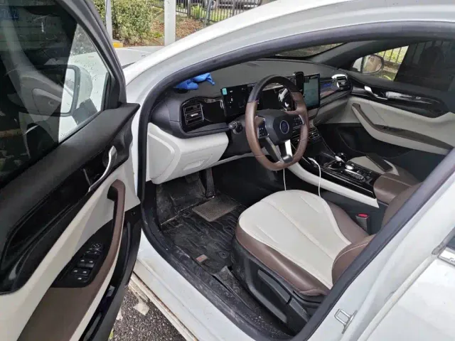 BYD Qin PLUS — Фото автомобиля 12