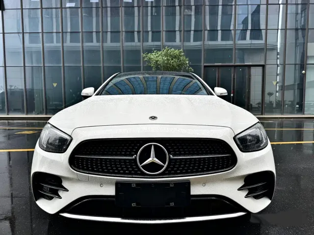Mercedes-Benz E-Class — Фото автомобиля 2