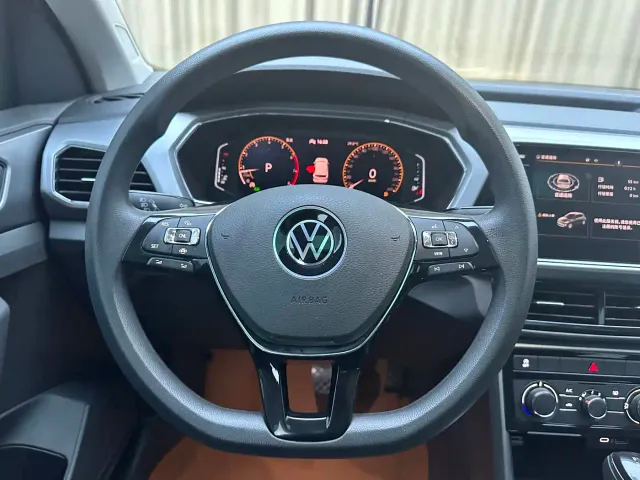 Volkswagen T-Cross — Фото автомобиля 12