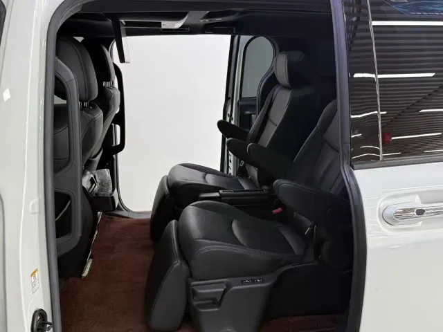 Toyota Sienna — Фото автомобиля 6
