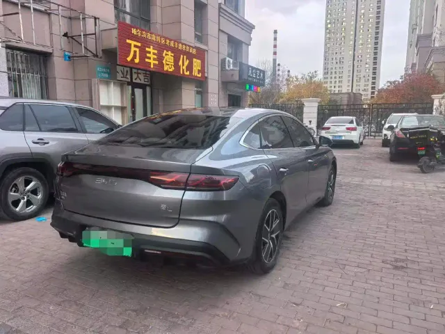 BYD Qin L — Фото автомобиля 9