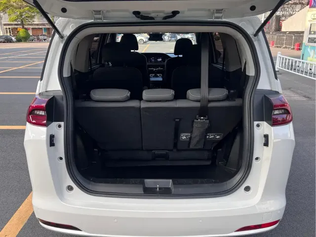 GAC Trumpchi M6 — Фото автомобиля 17