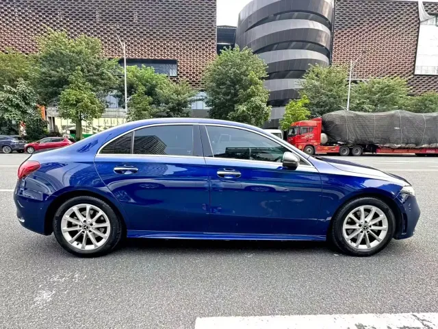 Mercedes-Benz A-Class — Фото автомобиля 3