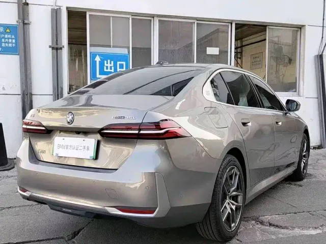 BMW i5 — Фото автомобиля 7