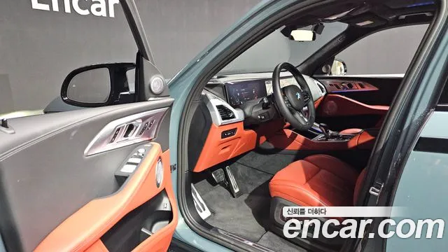BMW XM — Фото автомобиля 10