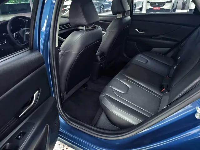 Hyundai Elantra — Фото автомобиля 7