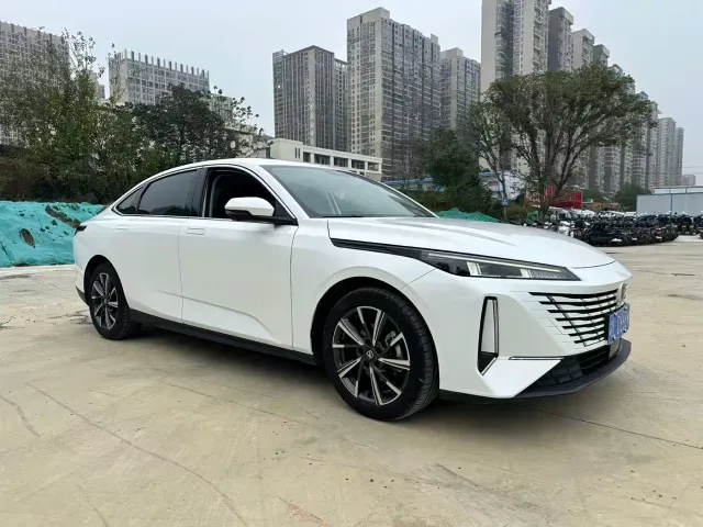 Changan Eado — Фото автомобиля 3