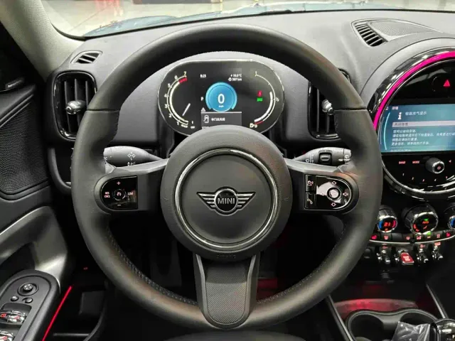 MINI Countryman — Фото автомобиля 8