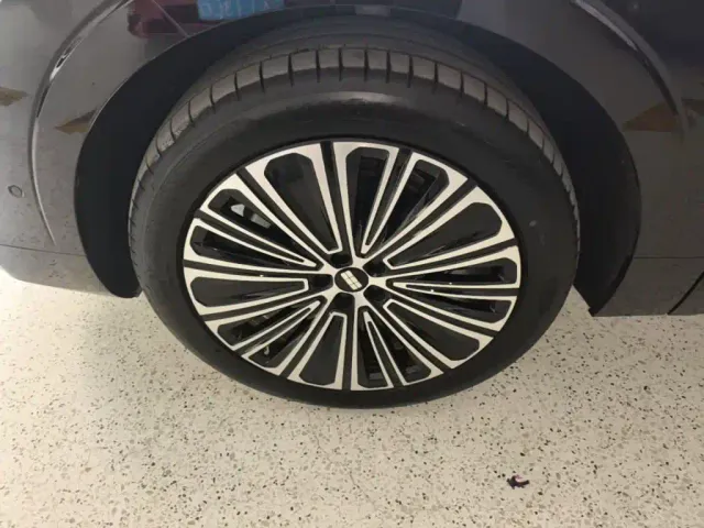 Geely Galaxy M9 — Фото автомобиля 24