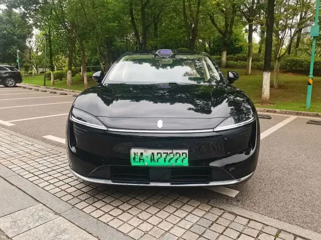 Luxeed R7 — Фото автомобиля 6