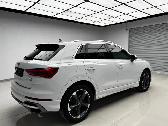 Audi Q3 — Фото автомобиля 4
