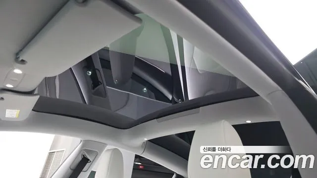 Tesla Model 3 — Фото автомобиля 22